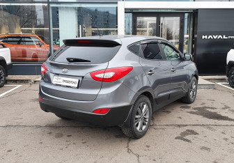 Подержанный автомобиль Hyundai ix35 2015 года (5 фото)