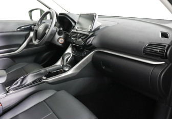 Подержанный автомобиль Mitsubishi Eclipse Cross 2023 года (7 фото)