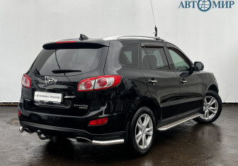 Подержанный автомобиль Hyundai Santa Fe 2011 года (5 фото)