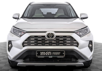 Подержанный автомобиль Toyota RAV4 2021 года (2 фото)