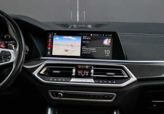 Подержанный автомобиль BMW X5 M 2021 года (10 фото)
