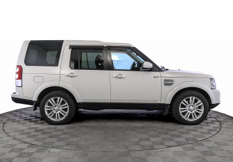 Подержанный автомобиль Land Rover Discovery 2015 года (4 фото)