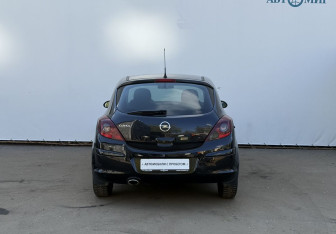 Подержанный автомобиль Opel Corsa 2011 года (6 фото)