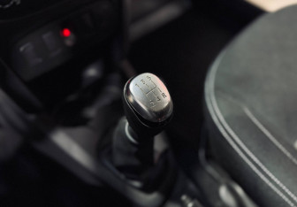 Подержанный автомобиль Renault Sandero 2021 года (15 фото)