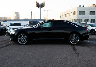 Подержанный автомобиль Audi A6 Sedan 2021 года (8 фото)