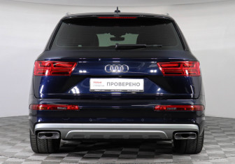Подержанный автомобиль Audi Q7 2017 года (6 фото)