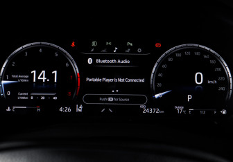 Подержанный автомобиль Toyota Camry Sedan 2023 года (11 фото)