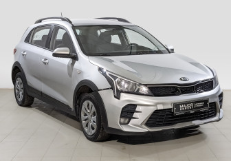 Подержанный автомобиль Kia Rio Hatchback 2021 года (3 фото)