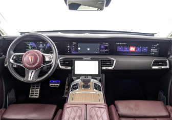 Подержанный автомобиль Hongqi E-HS9 2022 года (14 фото)