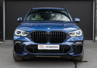 Подержанный автомобиль BMW X5 2020 года (2 фото)