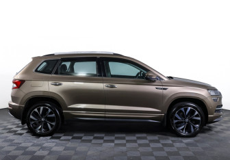 Подержанный автомобиль Skoda Karoq 2023 года (4 фото)