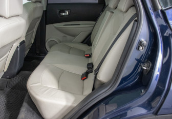 Подержанный автомобиль Nissan Qashqai 2012 года (11 фото)