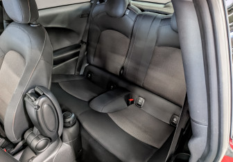 Подержанный автомобиль MINI Hatch 2020 года (12 фото)