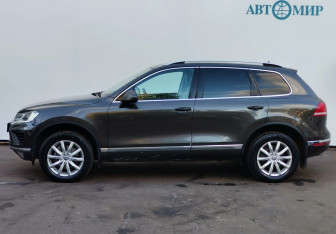 Подержанный автомобиль Volkswagen Touareg 2015 года (8 фото)
