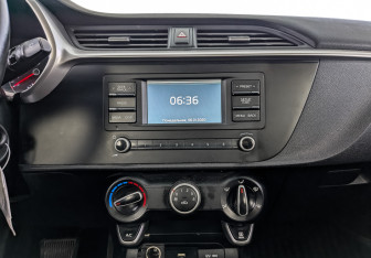 Подержанный автомобиль Kia Rio Hatchback 2021 года (16 фото)