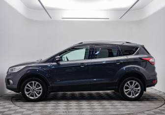 Подержанный автомобиль Ford Kuga 2018 года (8 фото)