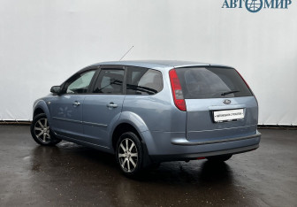 Подержанный автомобиль Ford Focus Wagon 2006 года (7 фото)