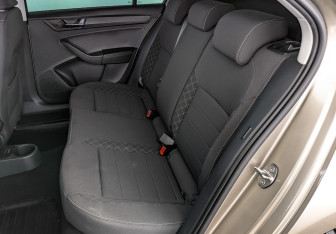 Подержанный автомобиль Skoda Rapid Liftback 2021 года (18 фото)