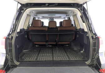 Подержанный автомобиль Toyota Land Cruiser Suv 2016 года (10 фото)