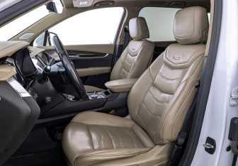 Подержанный автомобиль Cadillac XT6 2020 года (20 фото)