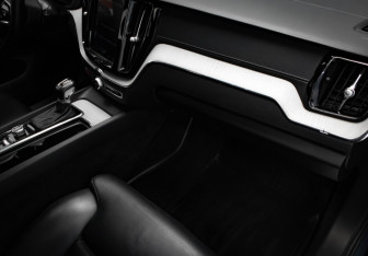 Подержанный автомобиль Volvo XC60 2019 года (28 фото)