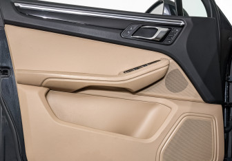 Подержанный автомобиль Porsche Macan 2021 года (19 фото)