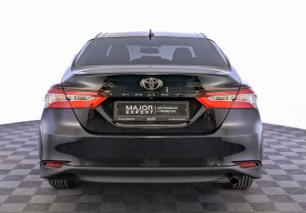 Подержанный автомобиль Toyota Camry Sedan 2020 года (6 фото)