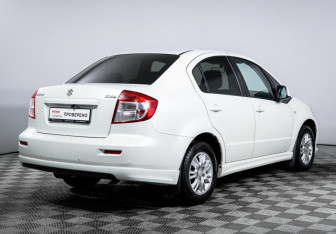 Подержанный автомобиль Suzuki SX4 Sedan 2008 года (5 фото)