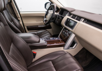 Подержанный автомобиль Land Rover Range Rover 2015 года (9 фото)