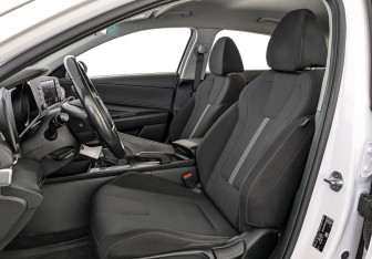 Подержанный автомобиль Hyundai Elantra Sedan 2021 года (20 фото)