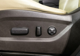 Подержанный автомобиль Hyundai Santa Fe 2013 года (13 фото)