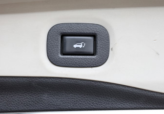 Подержанный автомобиль Nissan X-Trail 2016 года (18 фото)