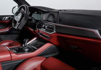 Подержанный автомобиль BMW X5 M 2022 года (9 фото)