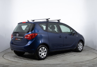 Подержанный автомобиль Opel Meriva 2011 года (5 фото)