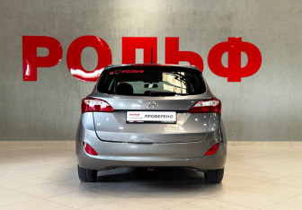 Подержанный автомобиль Hyundai i30 Wagon 2013 года (6 фото)