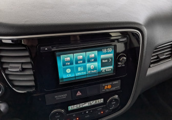 Подержанный автомобиль Mitsubishi Outlander 2016 года (26 фото)