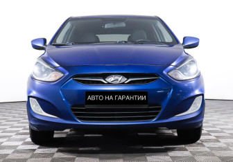 Подержанный автомобиль Hyundai Solaris Hatchback 2012 года (2 фото)