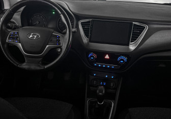 Подержанный автомобиль Hyundai Solaris Sedan 2017 года (16 фото)