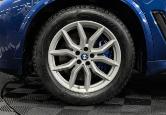Подержанный автомобиль BMW X5 2020 года (8 фото)