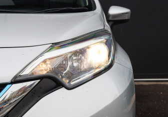 Подержанный автомобиль Nissan Note 2016 года (20 фото)