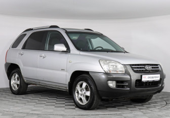 Подержанный автомобиль Kia Sportage 2007 года (2 фото)