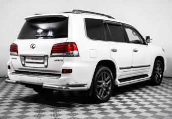 Подержанный автомобиль Lexus LX 2012 года (5 фото)