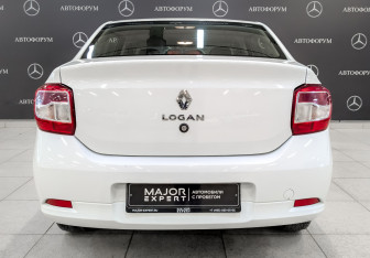 Подержанный автомобиль Renault Logan Sedan 2022 года (6 фото)