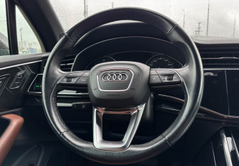 Подержанный автомобиль Audi Q7 2021 года (14 фото)