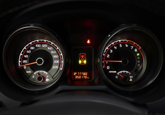 Подержанный автомобиль Mitsubishi Pajero 2013 года (13 фото)