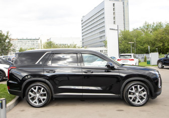 Подержанный автомобиль Hyundai Palisade 2021 года (3 фото)