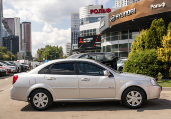 Подержанный автомобиль Chevrolet Lacetti Sedan 2012 года (3 фото)