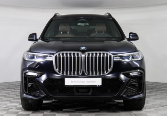 Подержанный автомобиль BMW X7 2019 года (3 фото)
