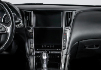 Подержанный автомобиль Infiniti Q50 2017 года (13 фото)