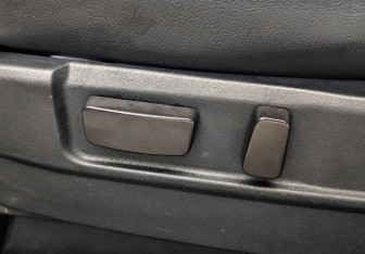 Подержанный автомобиль Peugeot 4007 2012 года (17 фото)